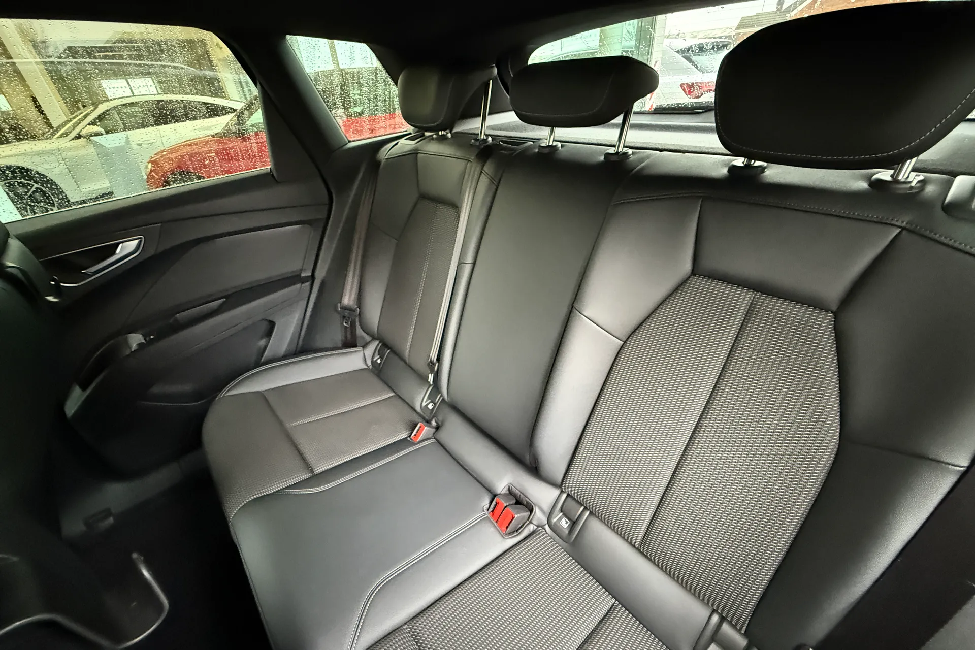 Audi Q4 thumbnail image number 57