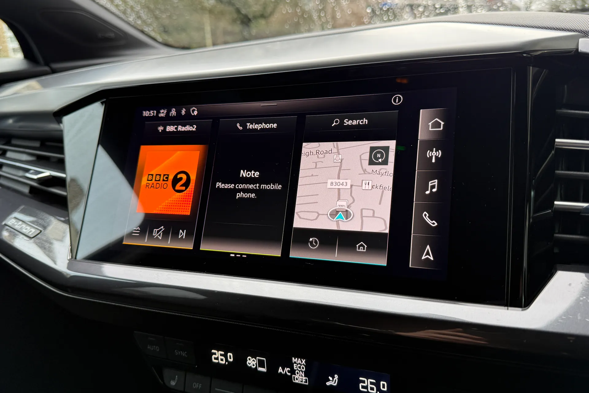 Audi Q4 thumbnail image number 12