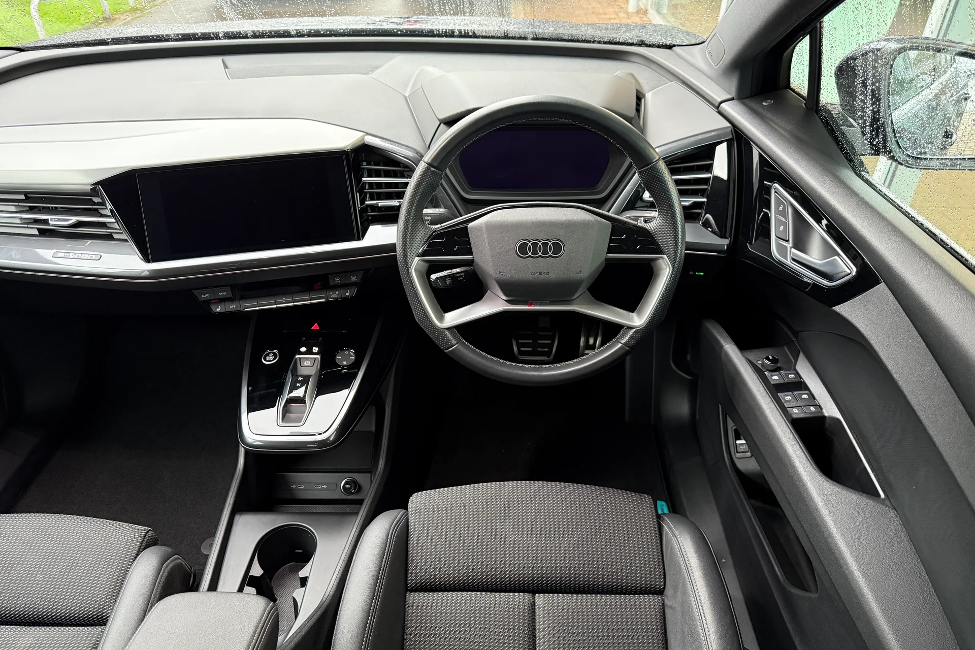 Audi Q4 thumbnail image number 44