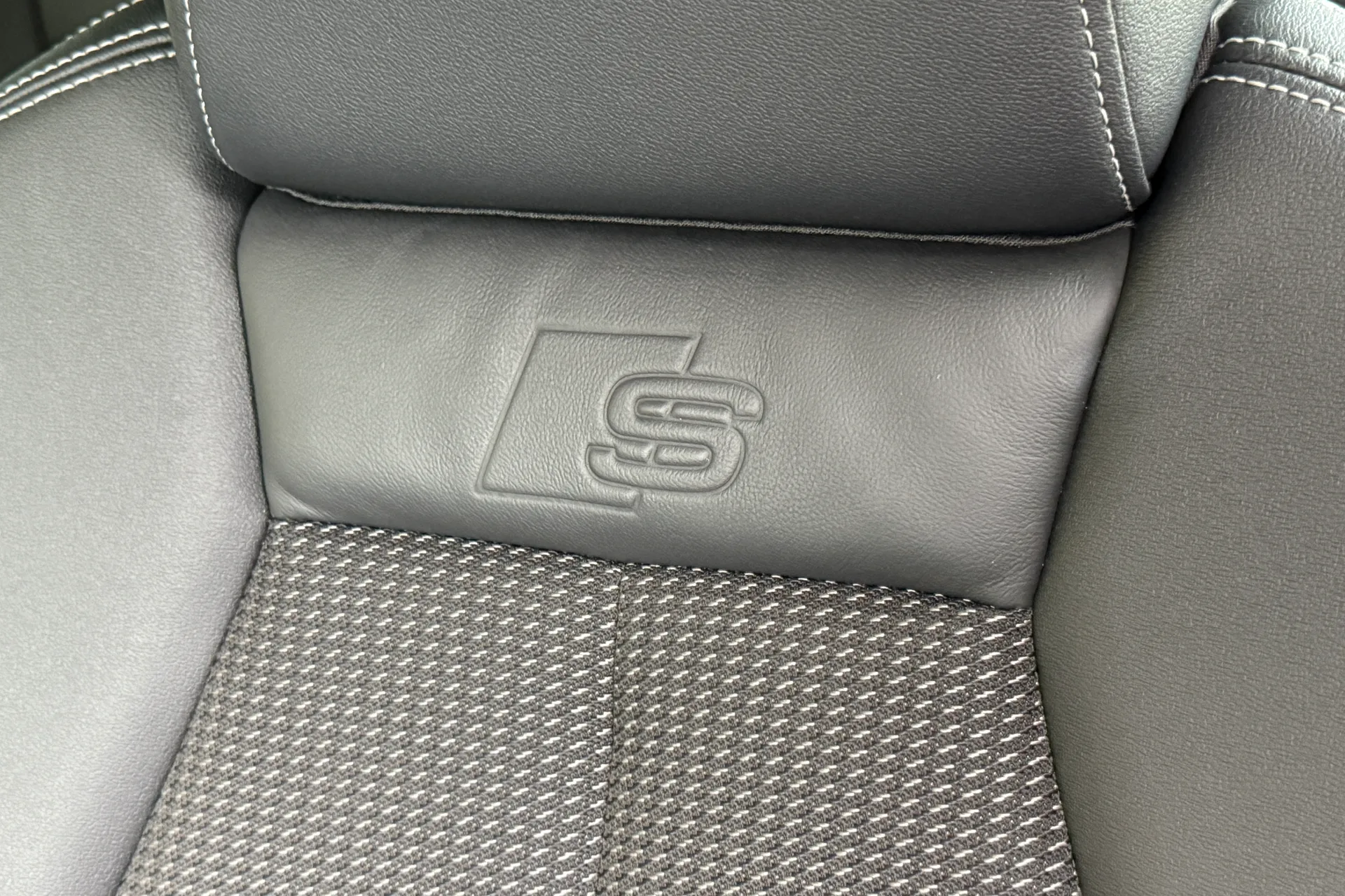 Audi Q4 thumbnail image number 60