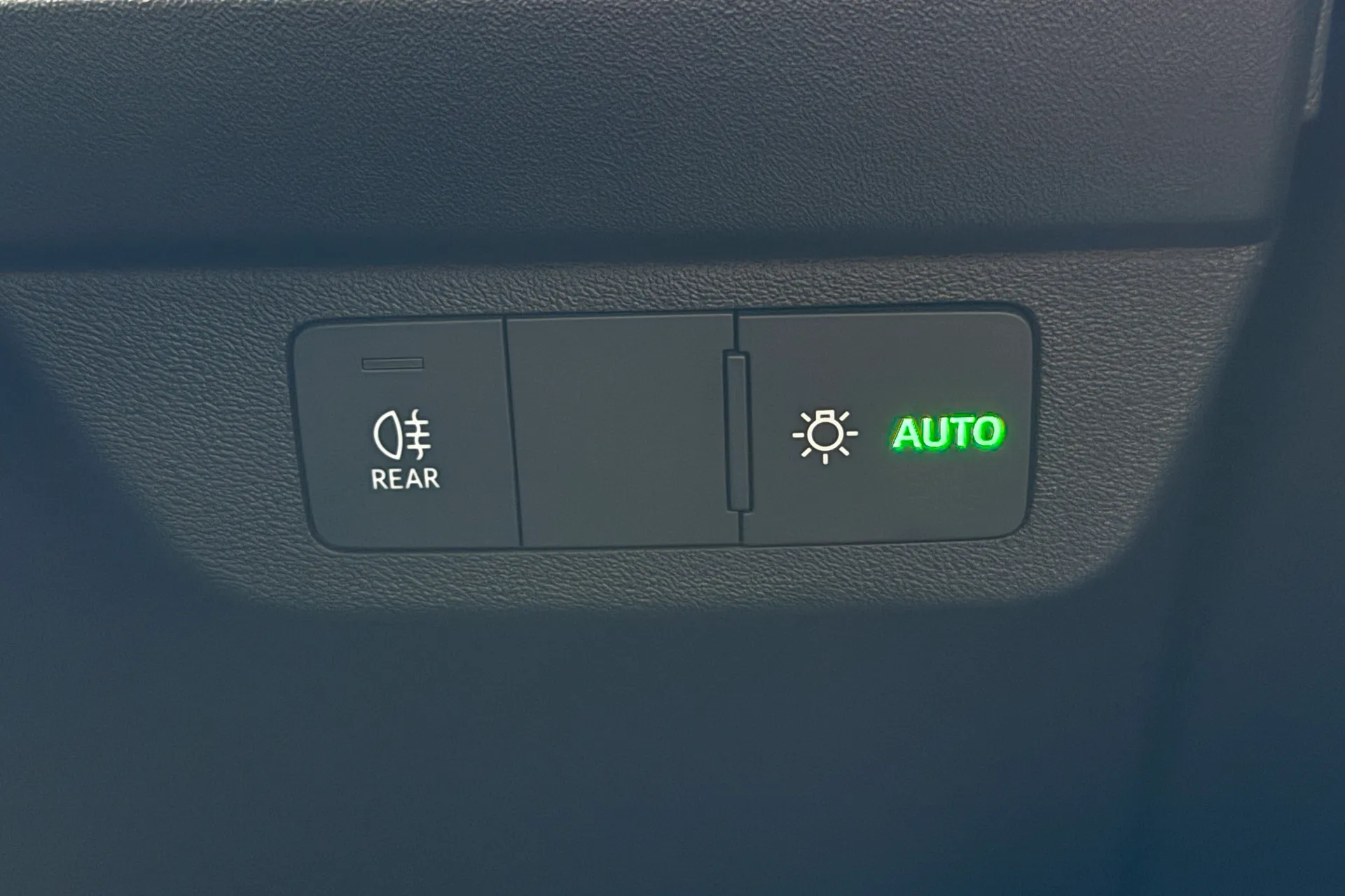 Audi Q4 thumbnail image number 26