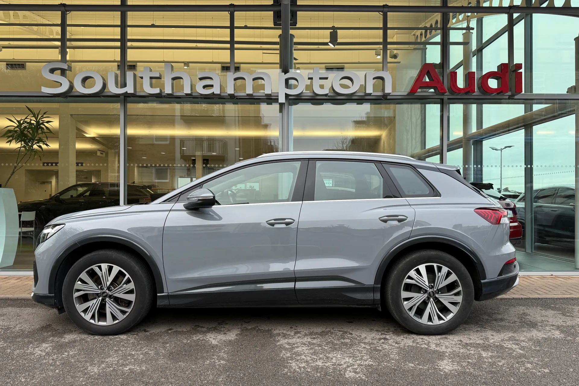 Audi Q4 thumbnail image number 45