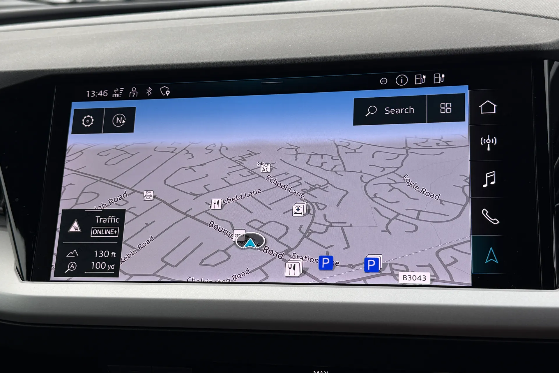 Audi Q4 thumbnail image number 4