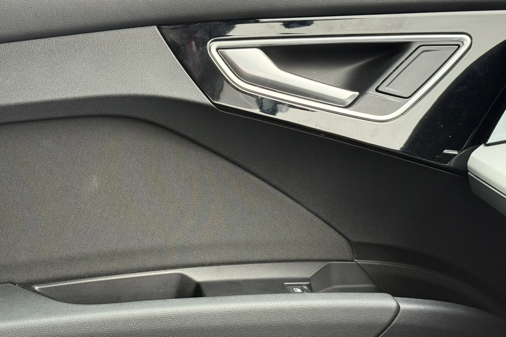 Audi Q4 thumbnail image number 22