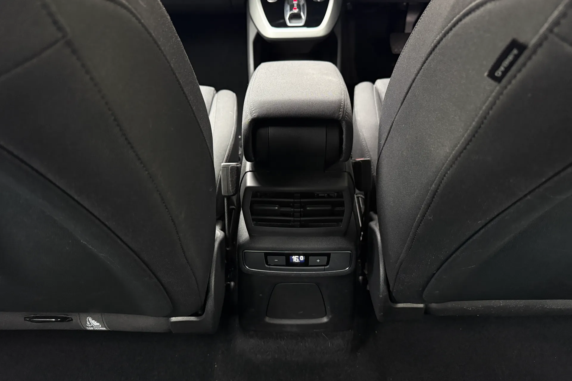 Audi Q4 thumbnail image number 31