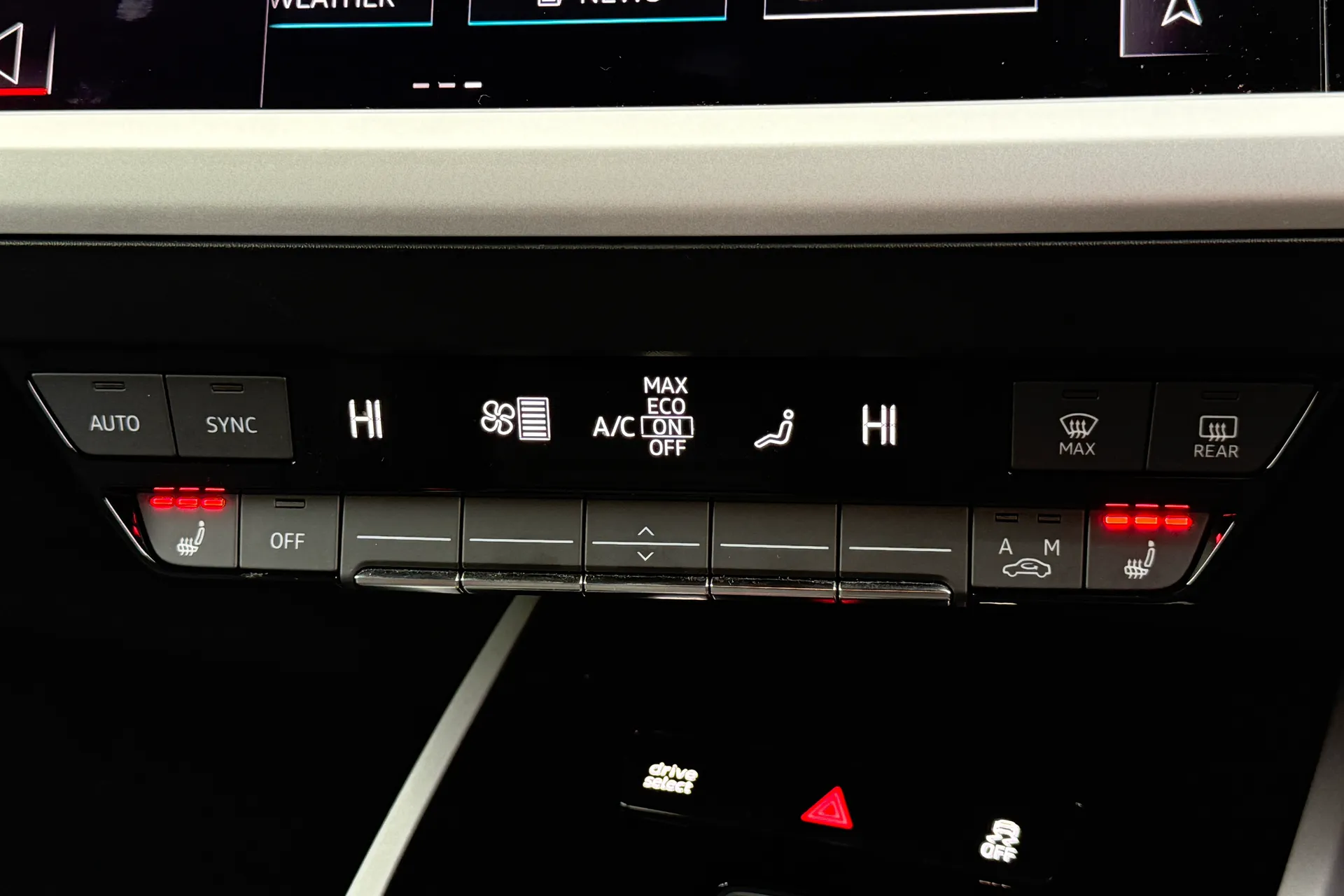 Audi Q4 thumbnail image number 16