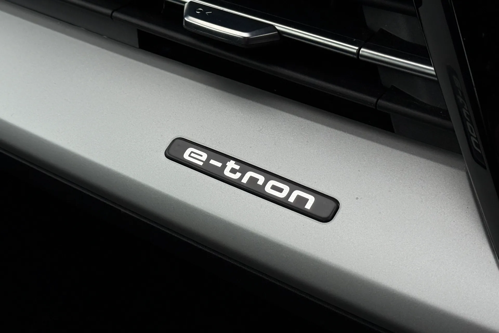 Audi Q4 thumbnail image number 23