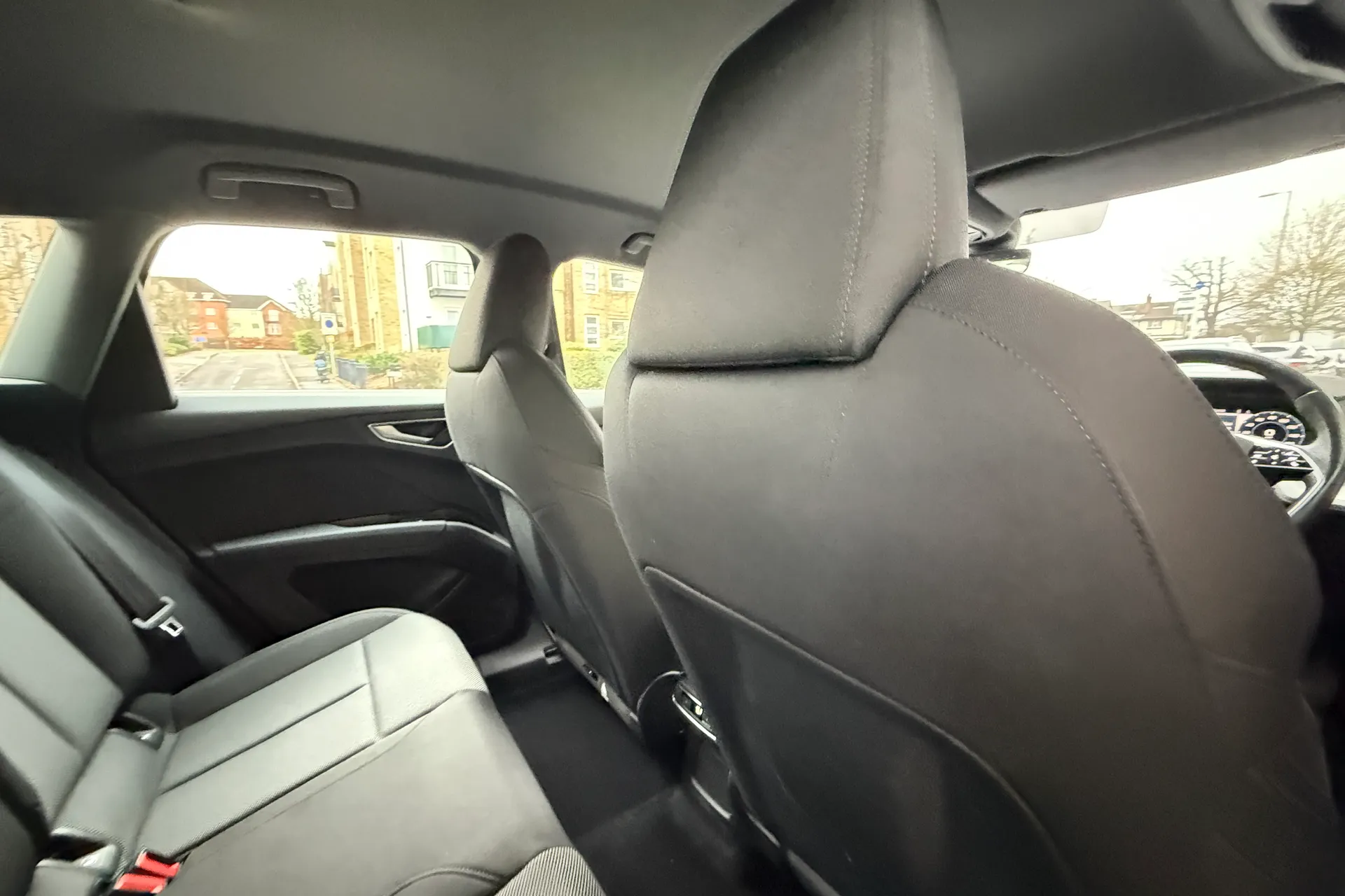 Audi Q4 thumbnail image number 30