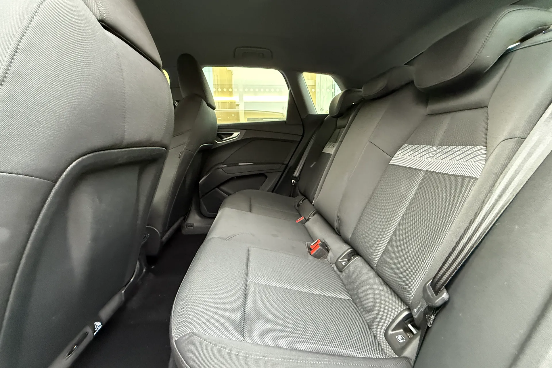 Audi Q4 thumbnail image number 42