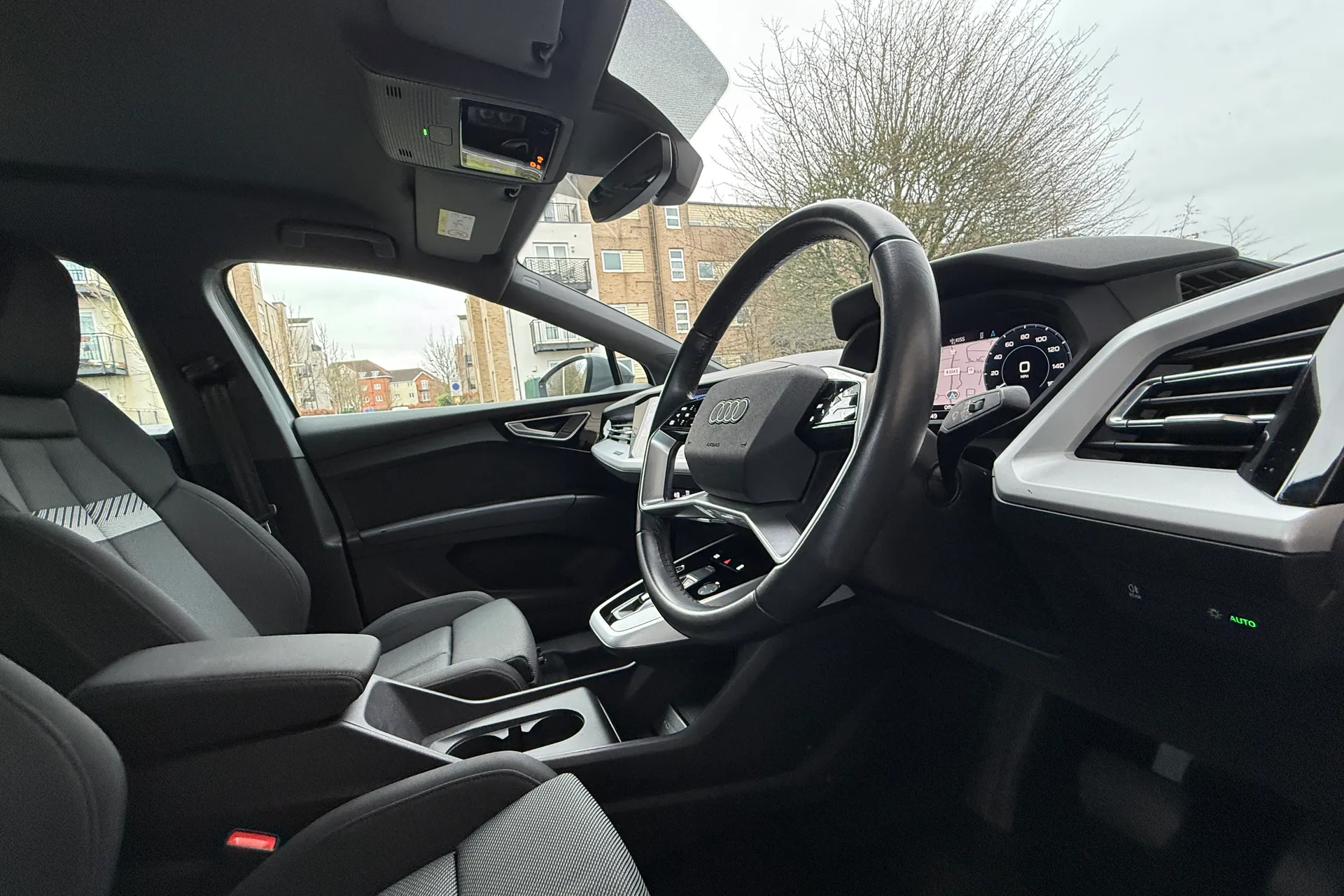 Audi Q4 thumbnail image number 11