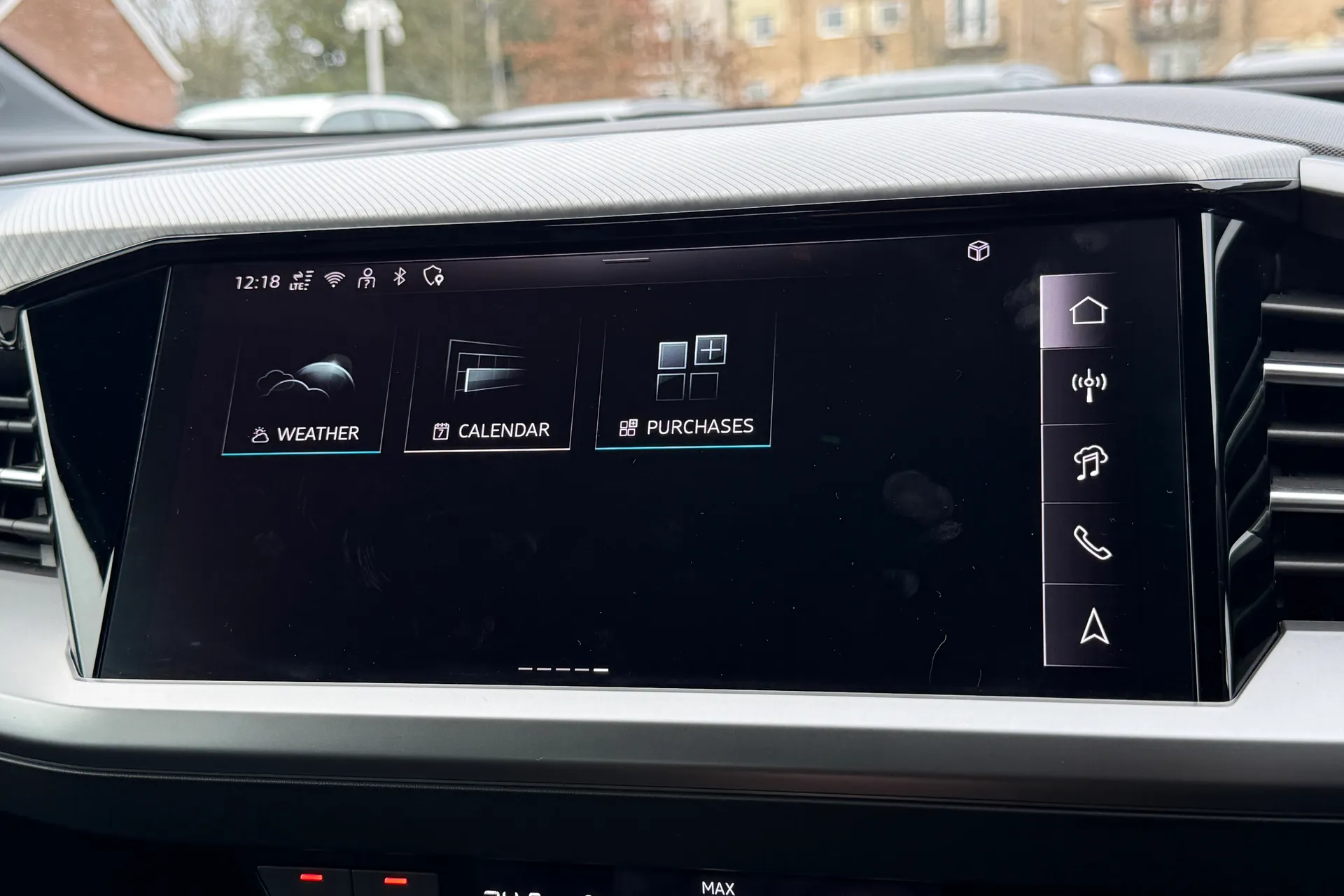 Audi Q4 thumbnail image number 22