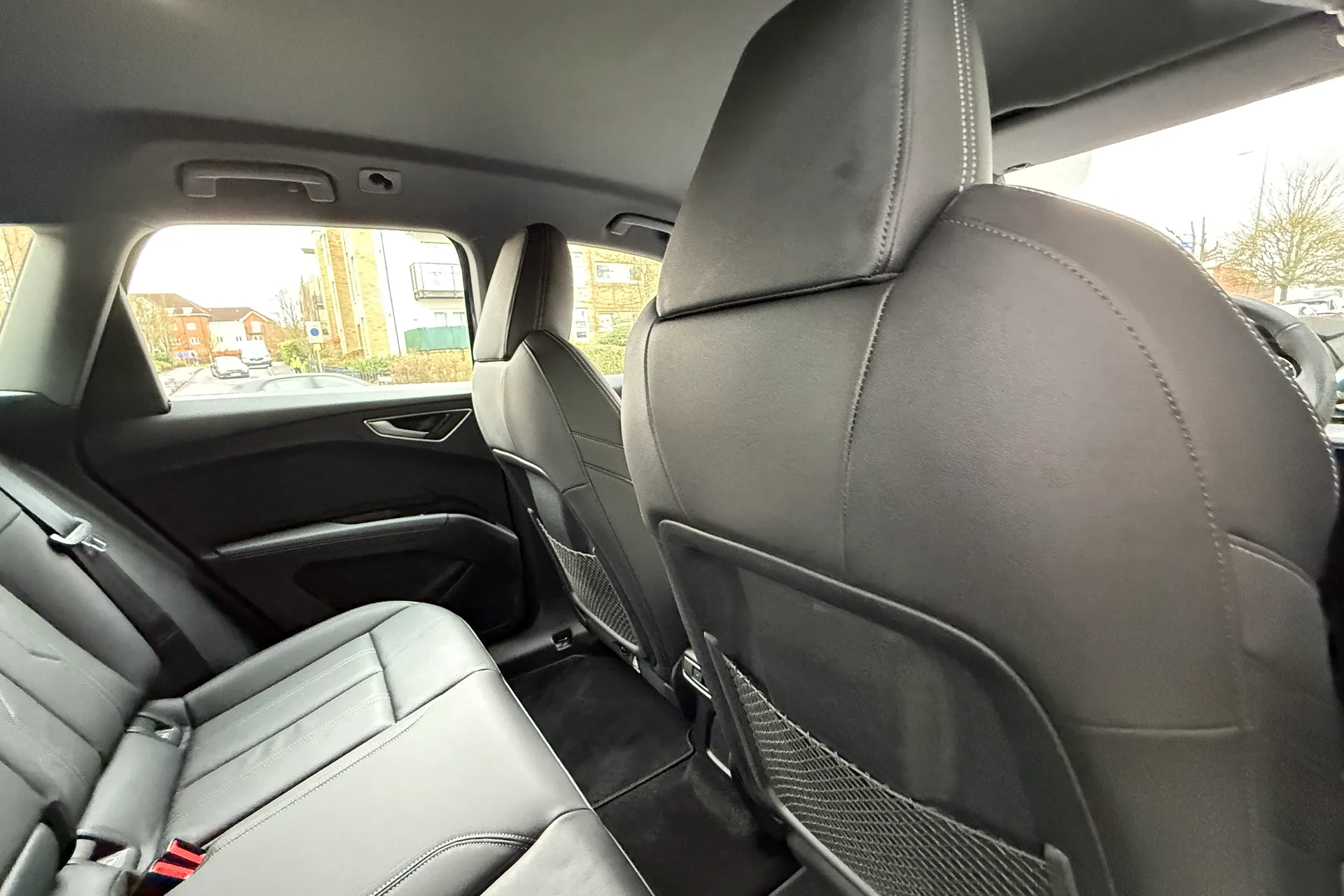 Audi Q4 thumbnail image number 34