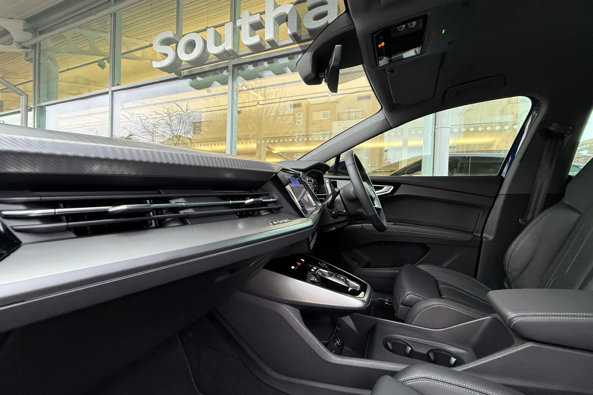 Audi Q4 thumbnail image number 7