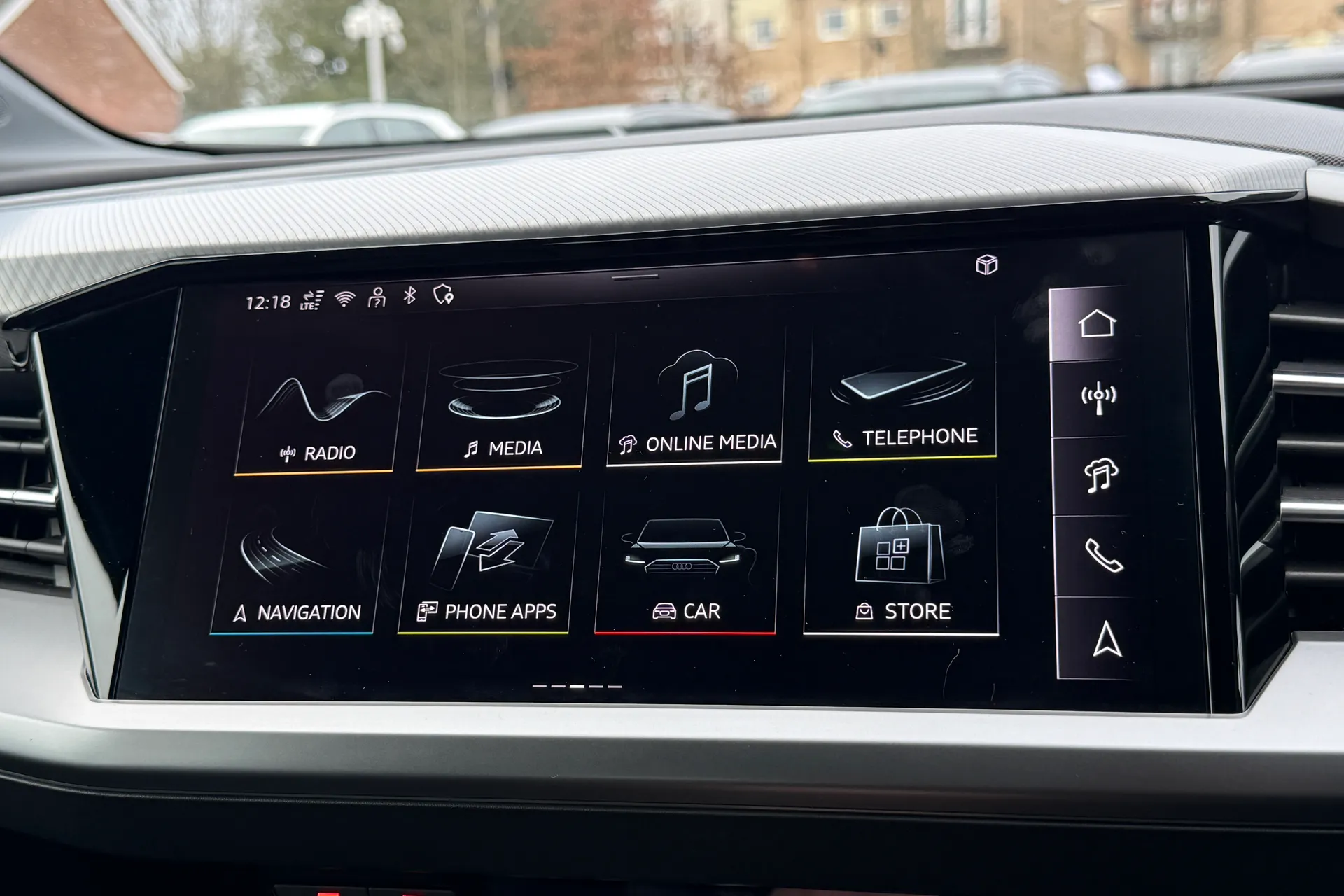 Audi Q4 thumbnail image number 20