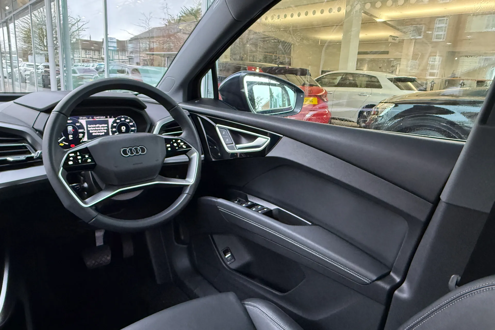 Audi Q4 thumbnail image number 38