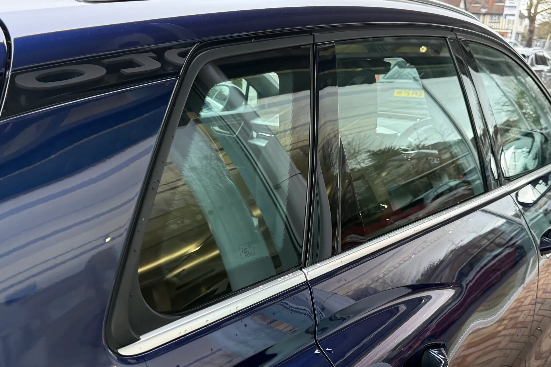 Audi Q4 thumbnail image number 31