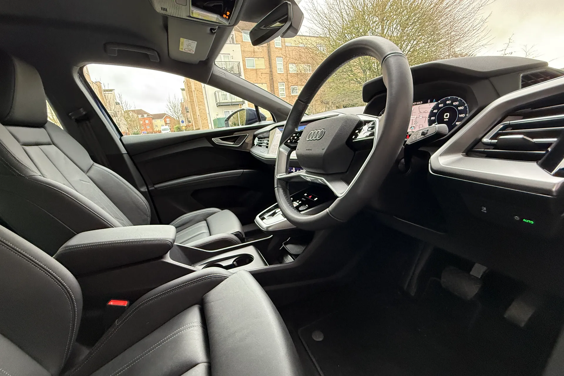 Audi Q4 thumbnail image number 10