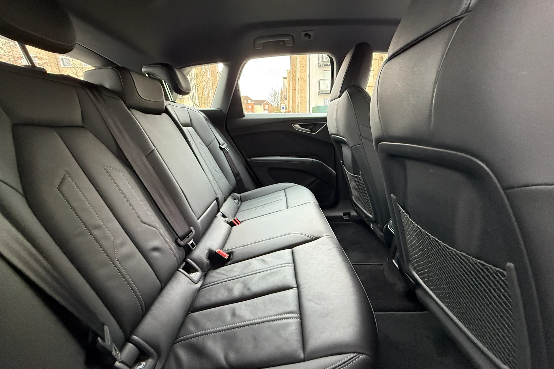 Audi Q4 thumbnail image number 33