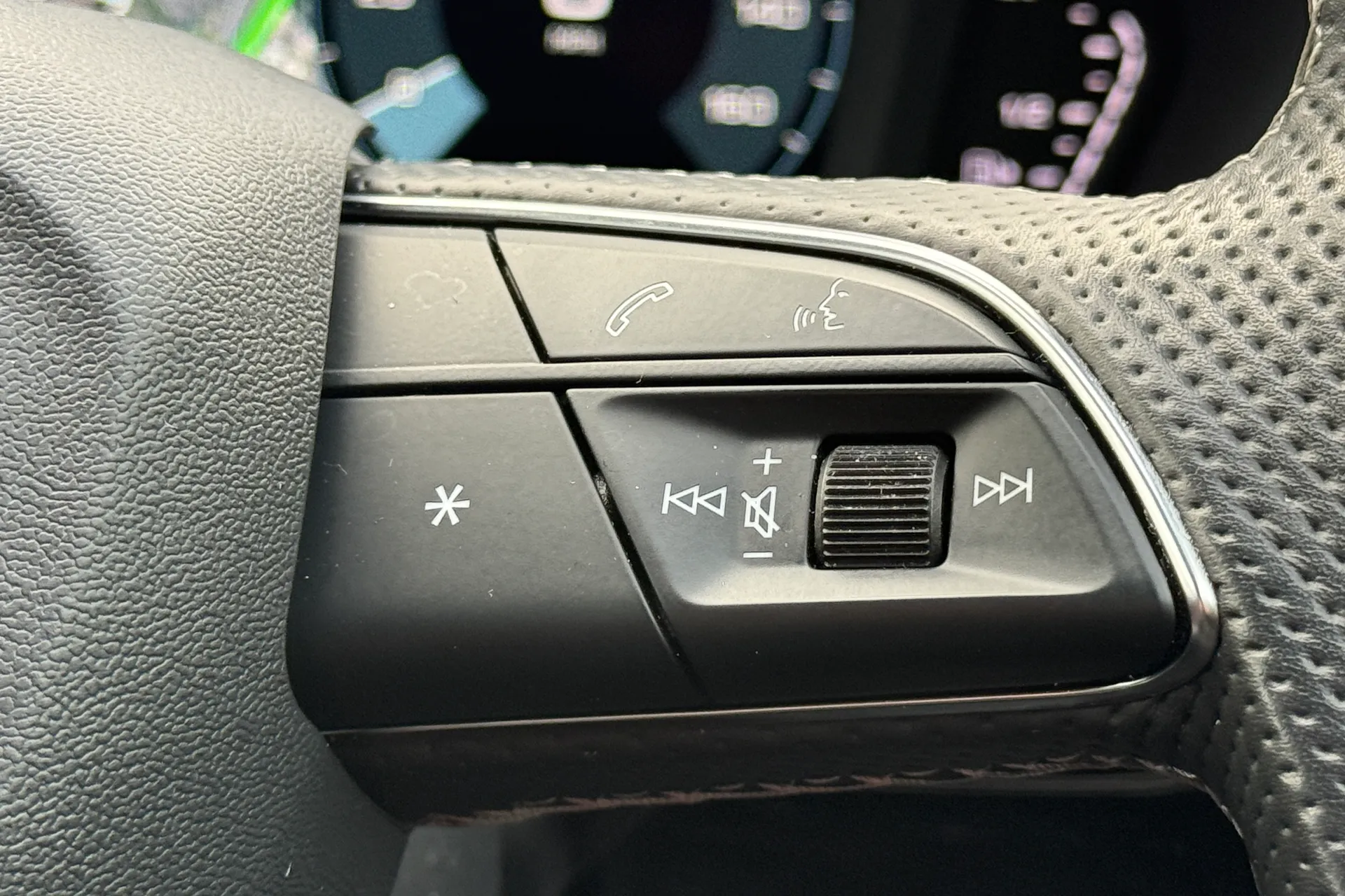 Audi Q3 thumbnail image number 15