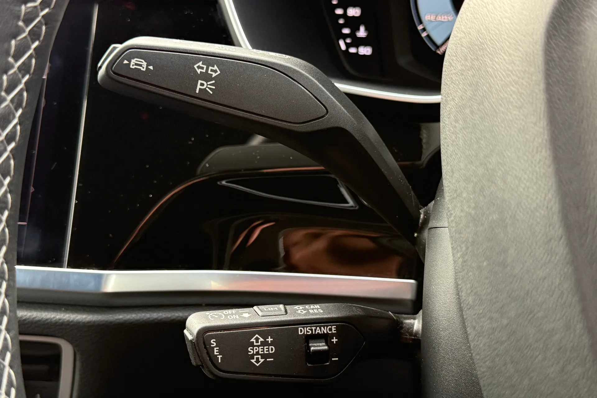 Audi Q3 thumbnail image number 17