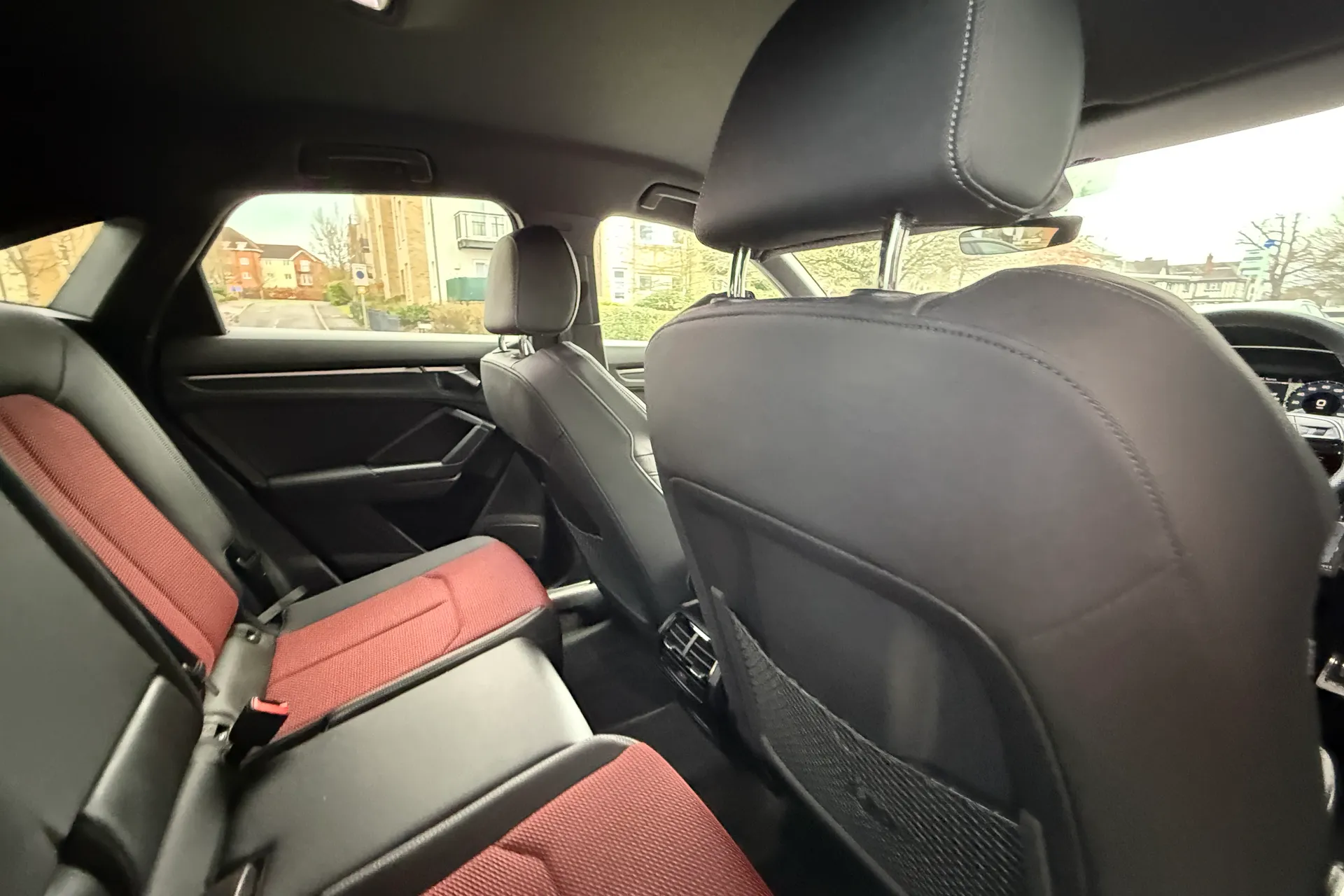 Audi Q3 thumbnail image number 36