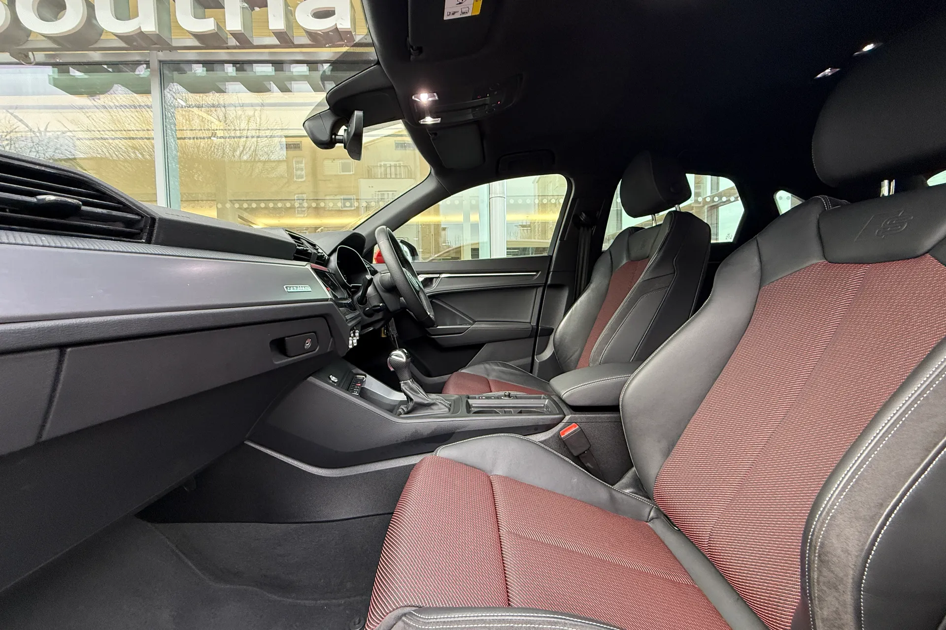 Audi Q3 thumbnail image number 49