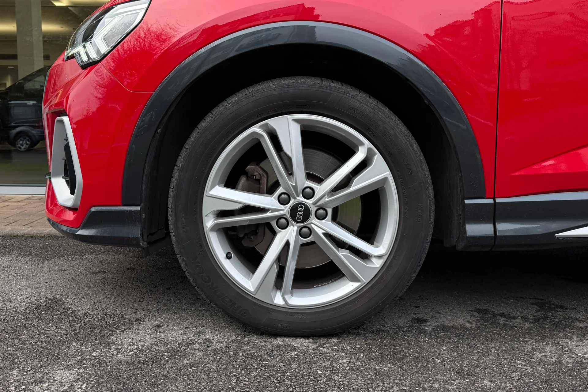 Audi Q3 thumbnail image number 10