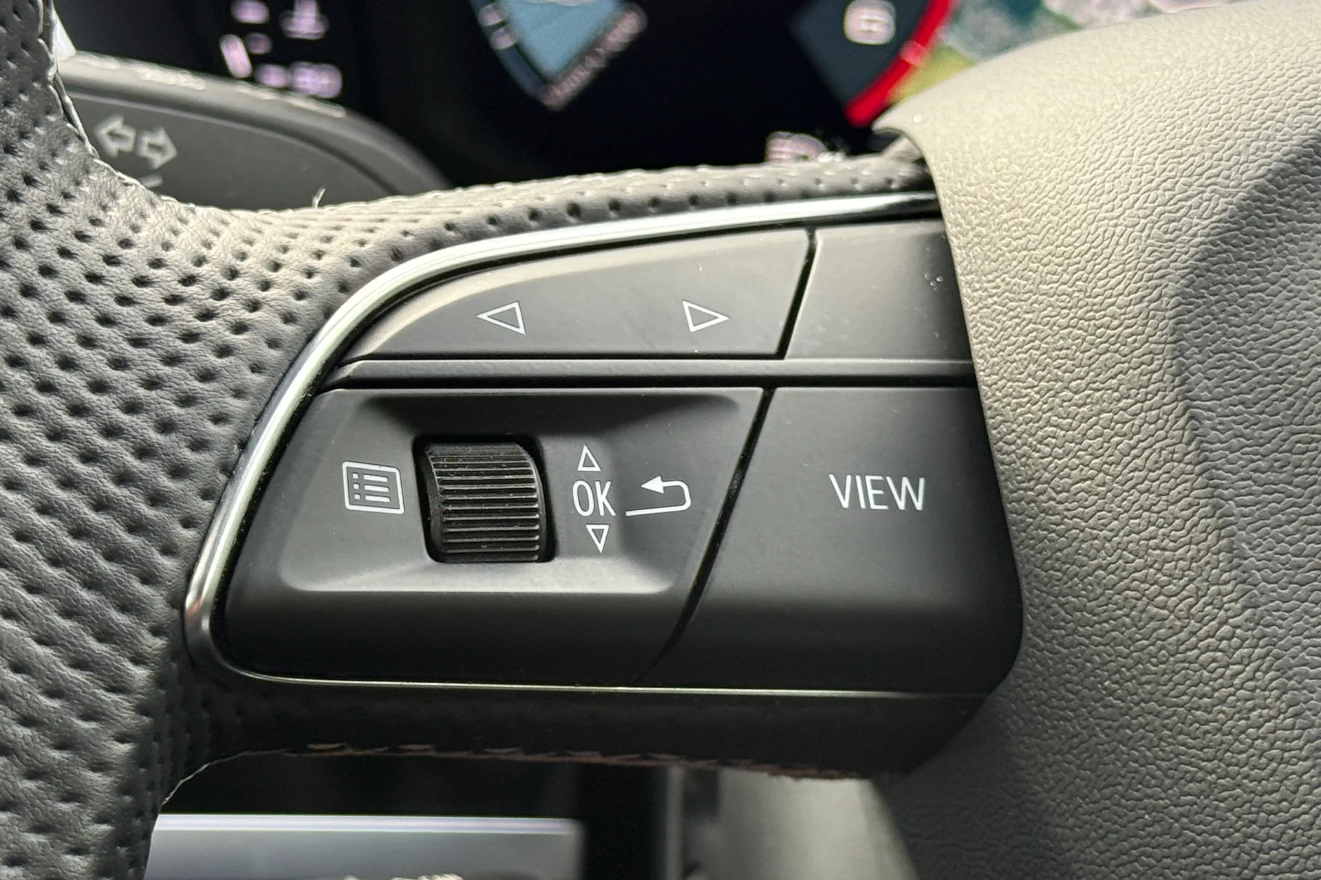 Audi Q3 thumbnail image number 14