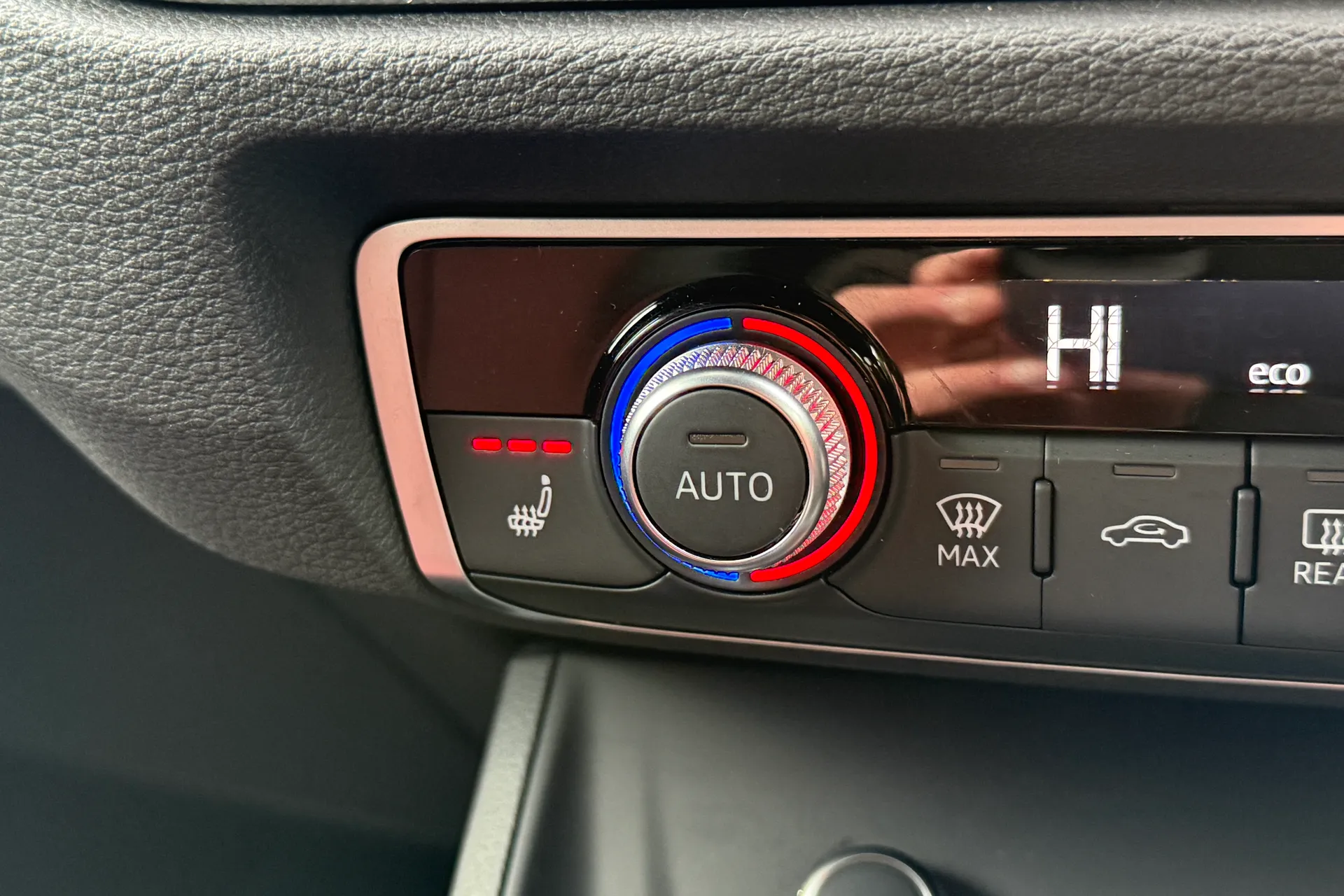 Audi Q3 thumbnail image number 8