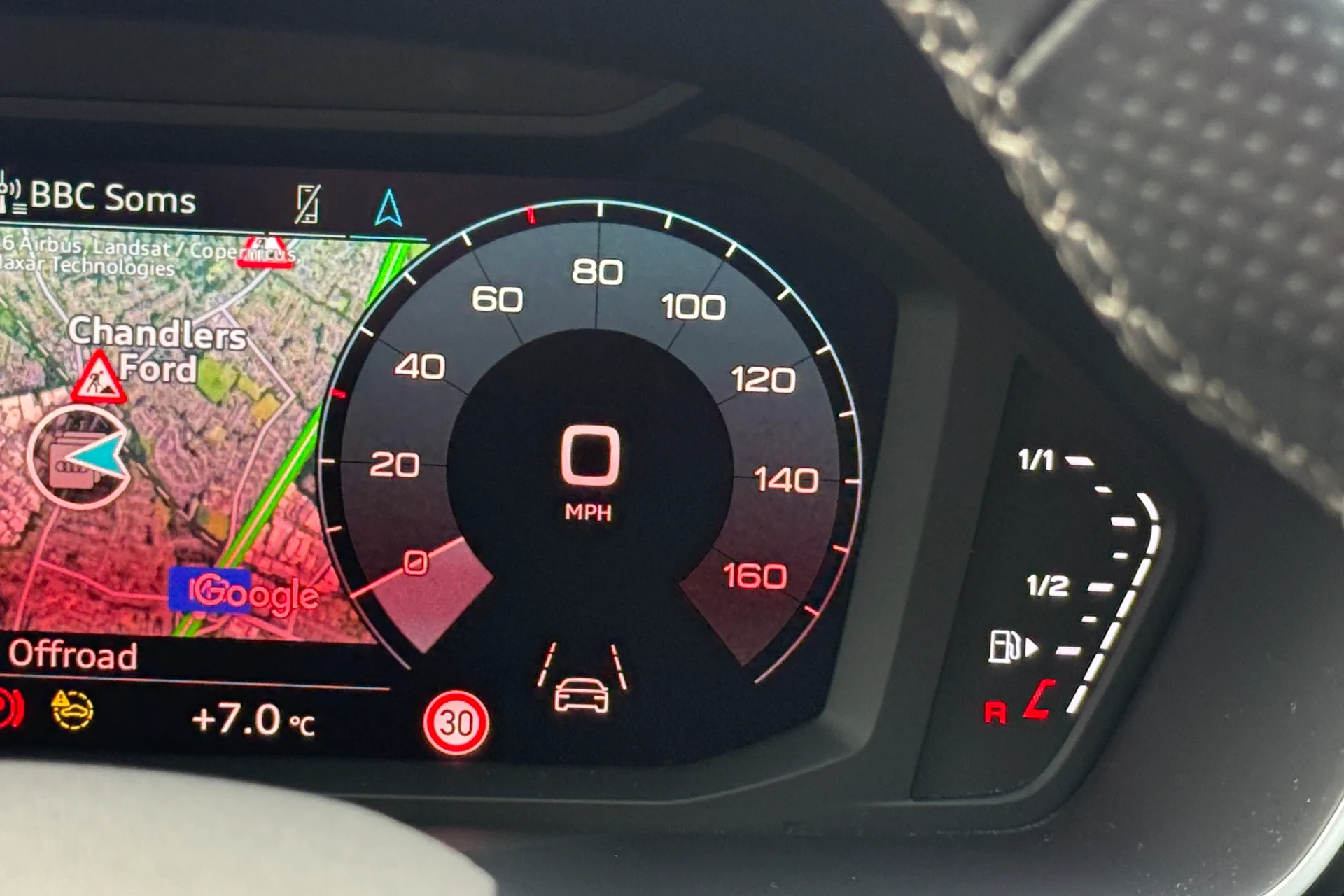 Audi Q3 thumbnail image number 13