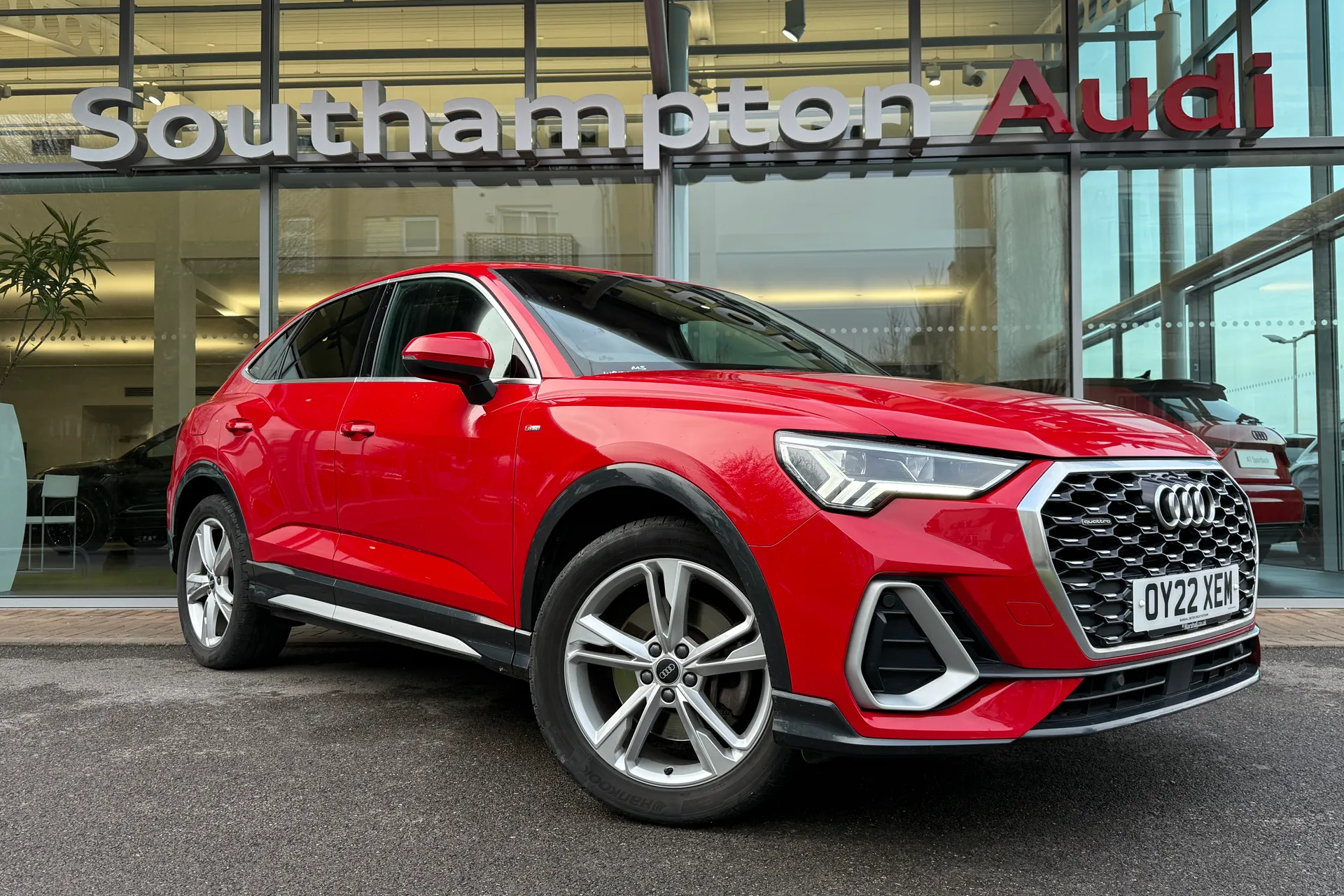 Audi Q3 thumbnail image number 58