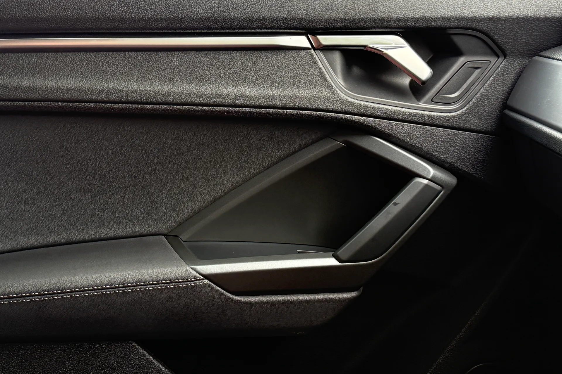 Audi Q3 thumbnail image number 29