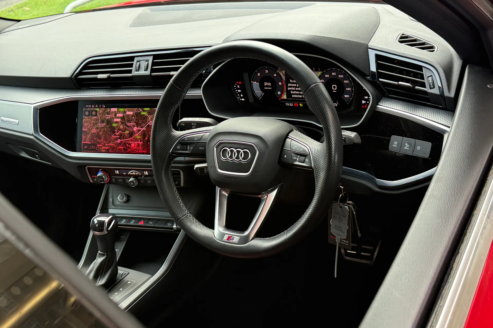 Audi Q3 thumbnail image number 33