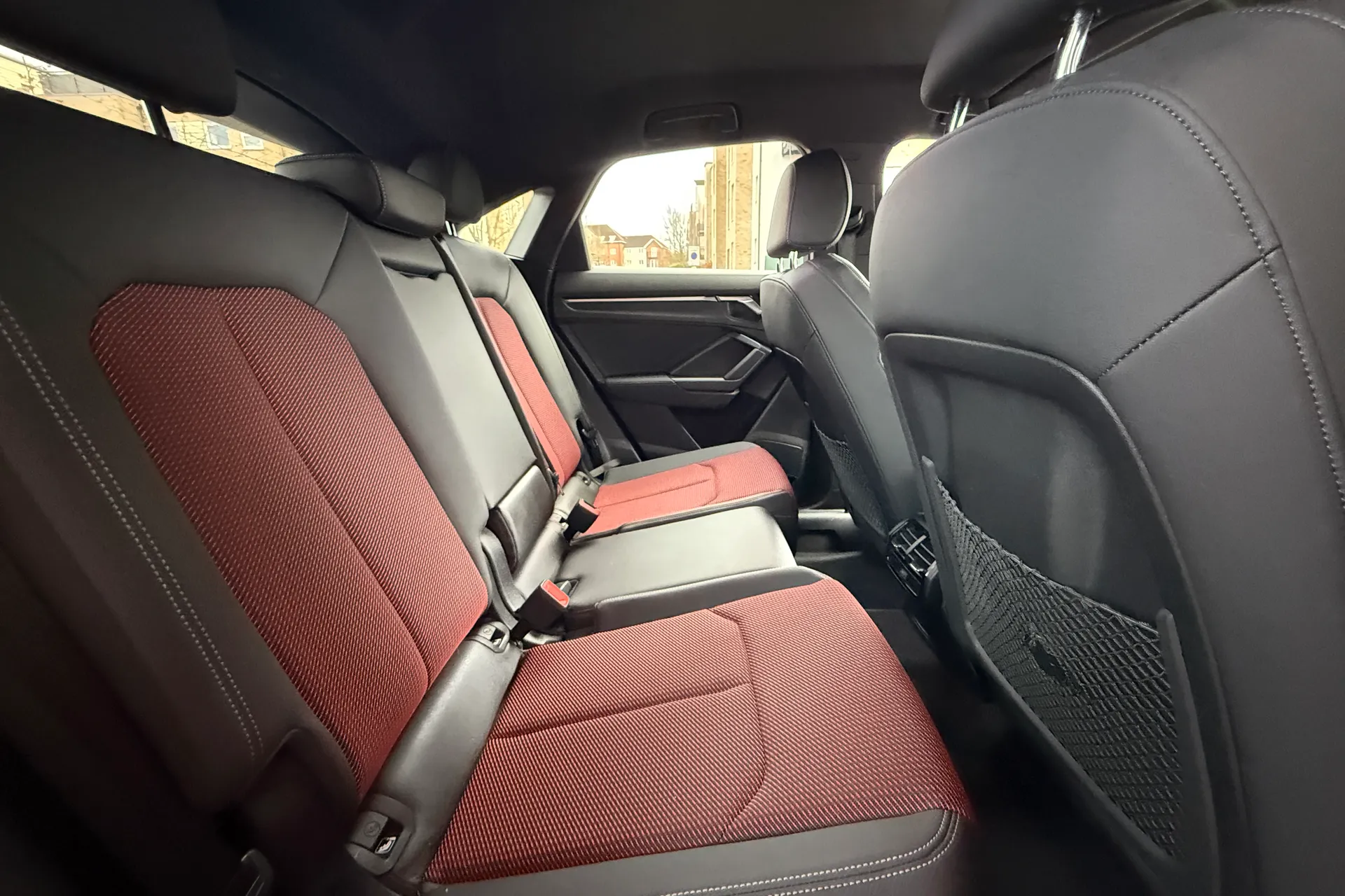 Audi Q3 thumbnail image number 35