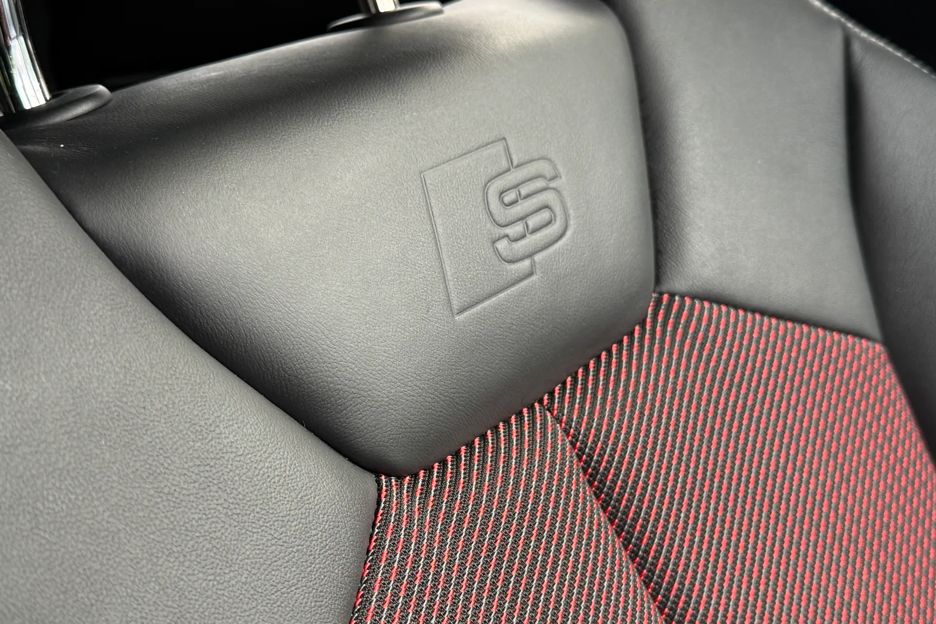 Audi Q3 thumbnail image number 30