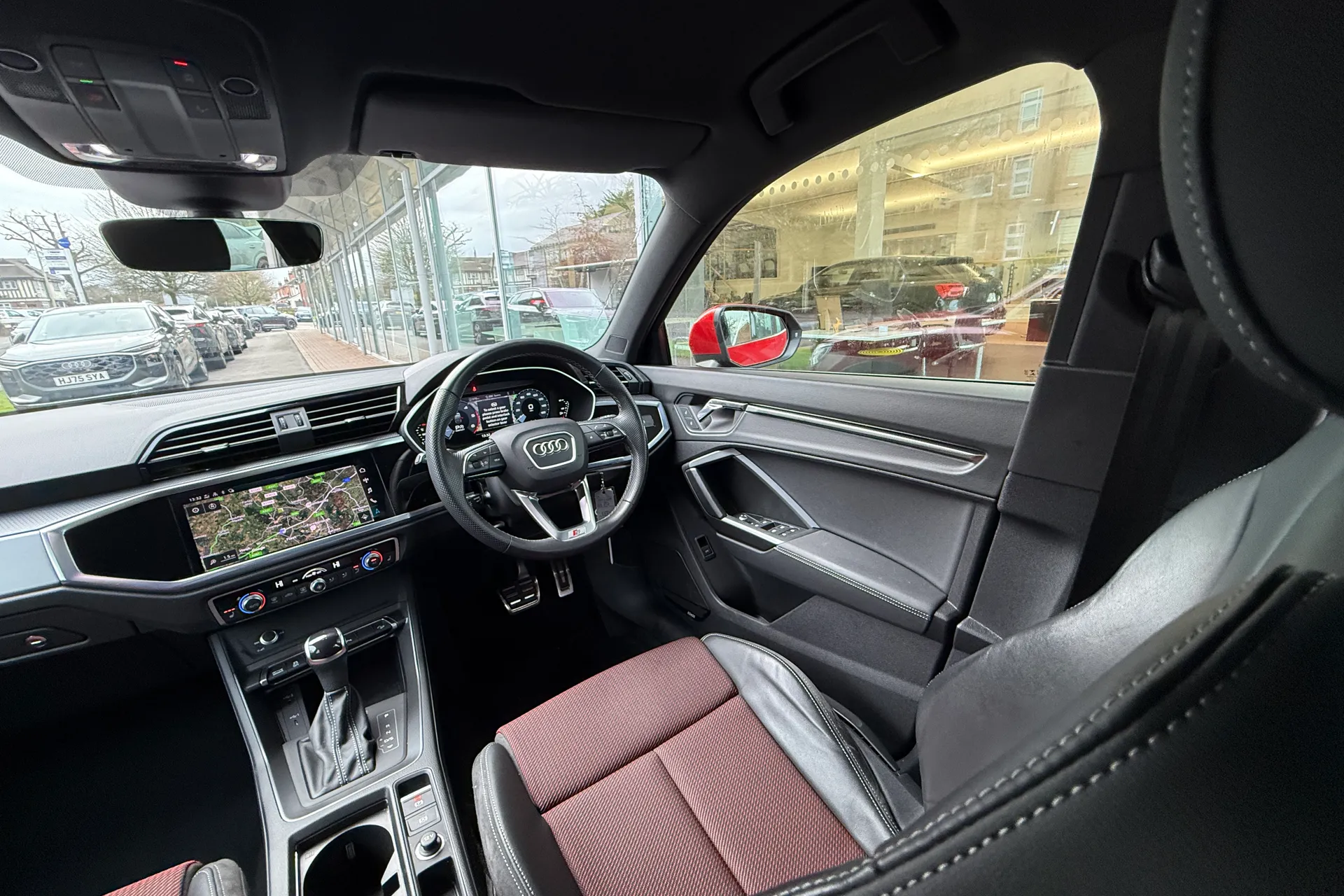 Audi Q3 thumbnail image number 40