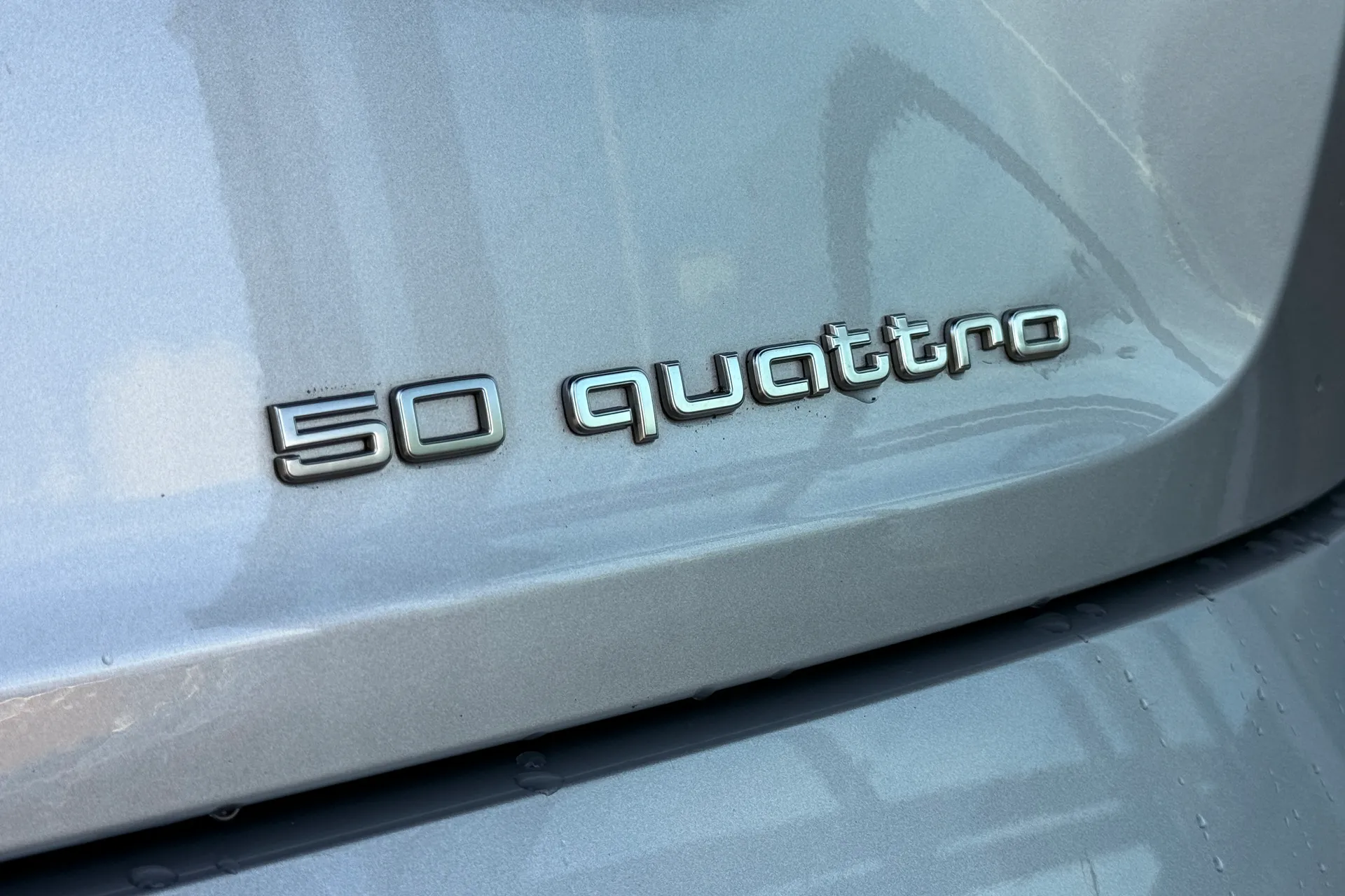 Audi e-tron thumbnail image number 46