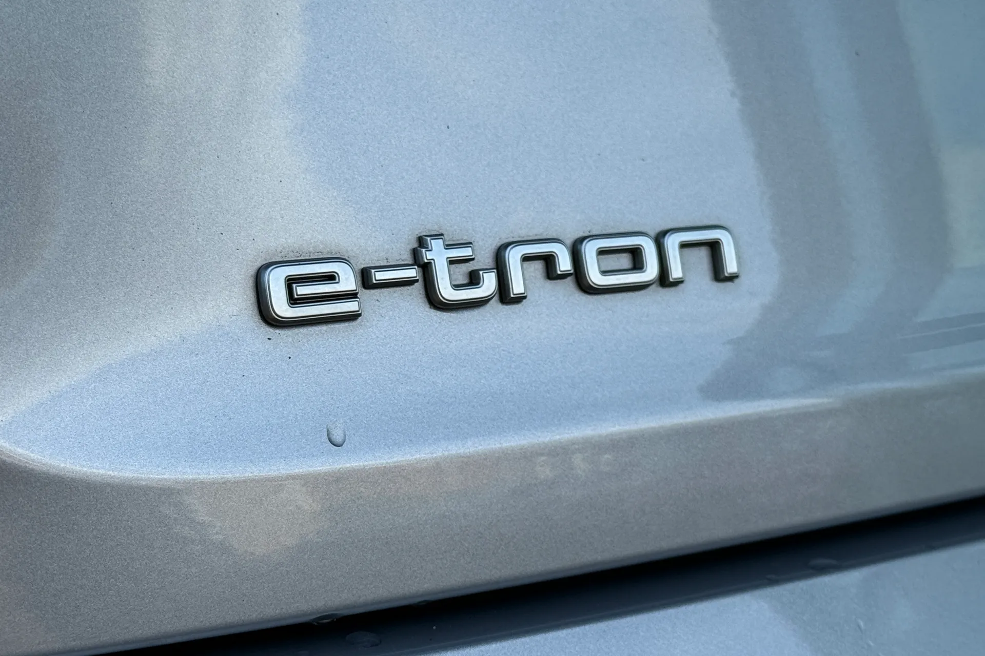 Audi e-tron thumbnail image number 47
