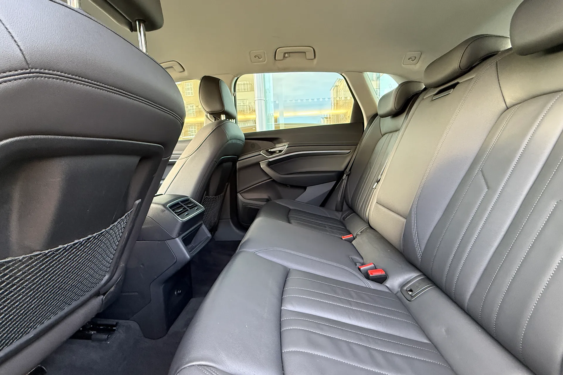 Audi e-tron thumbnail image number 54