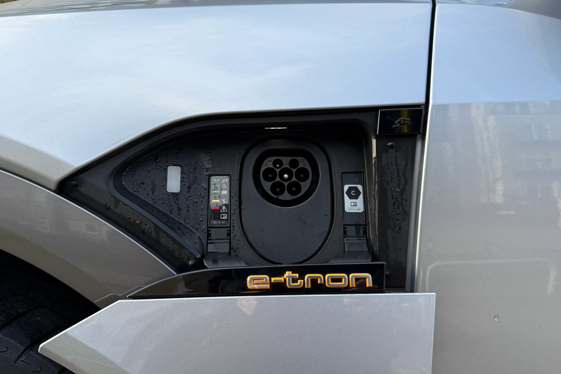 Audi e-tron thumbnail image number 60
