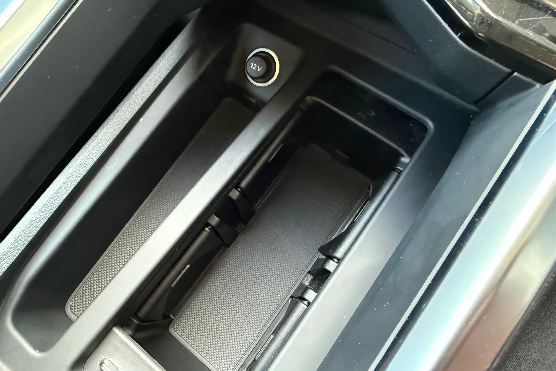 Audi e-tron thumbnail image number 23