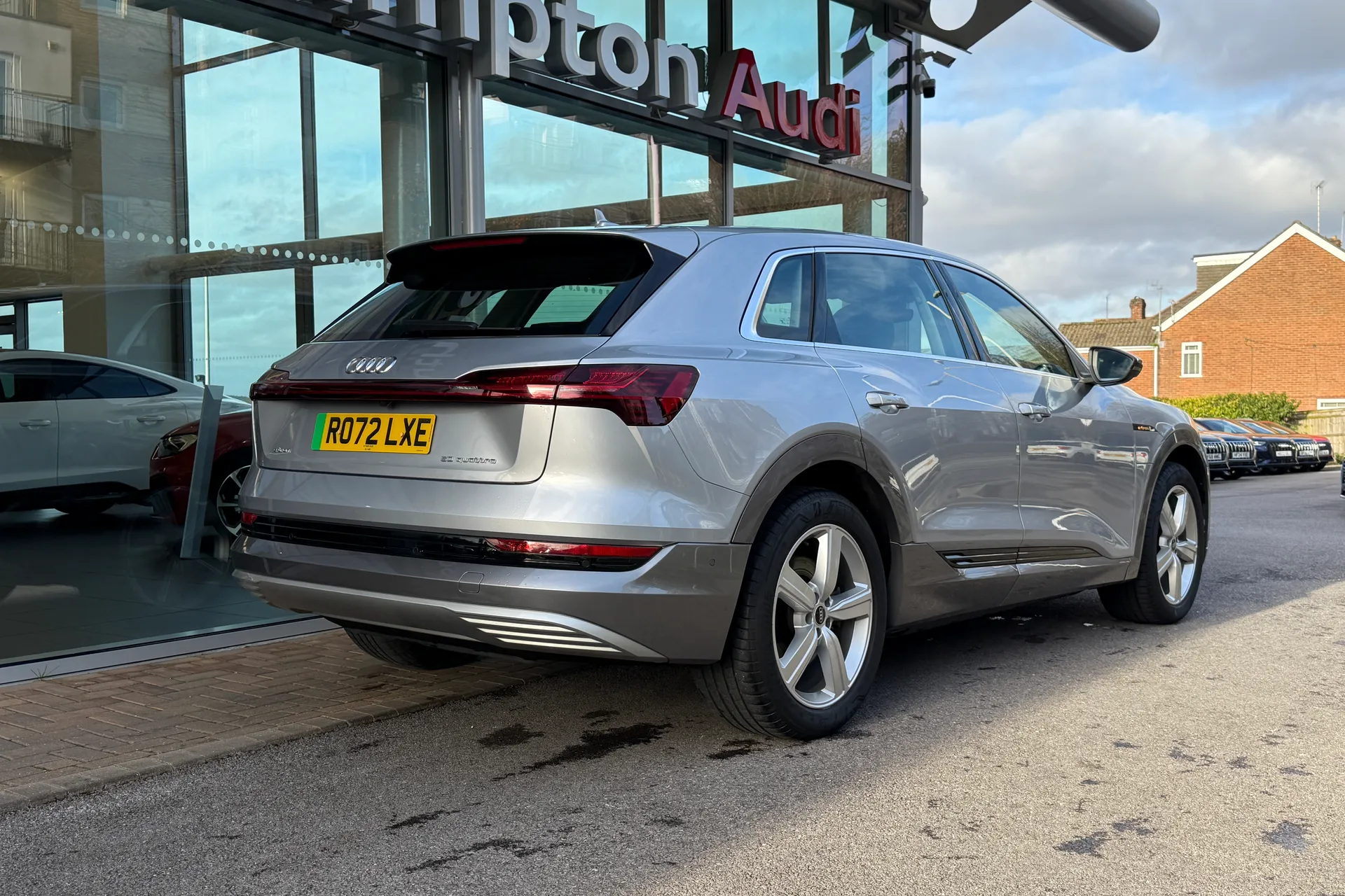 Audi e-tron thumbnail image number 63