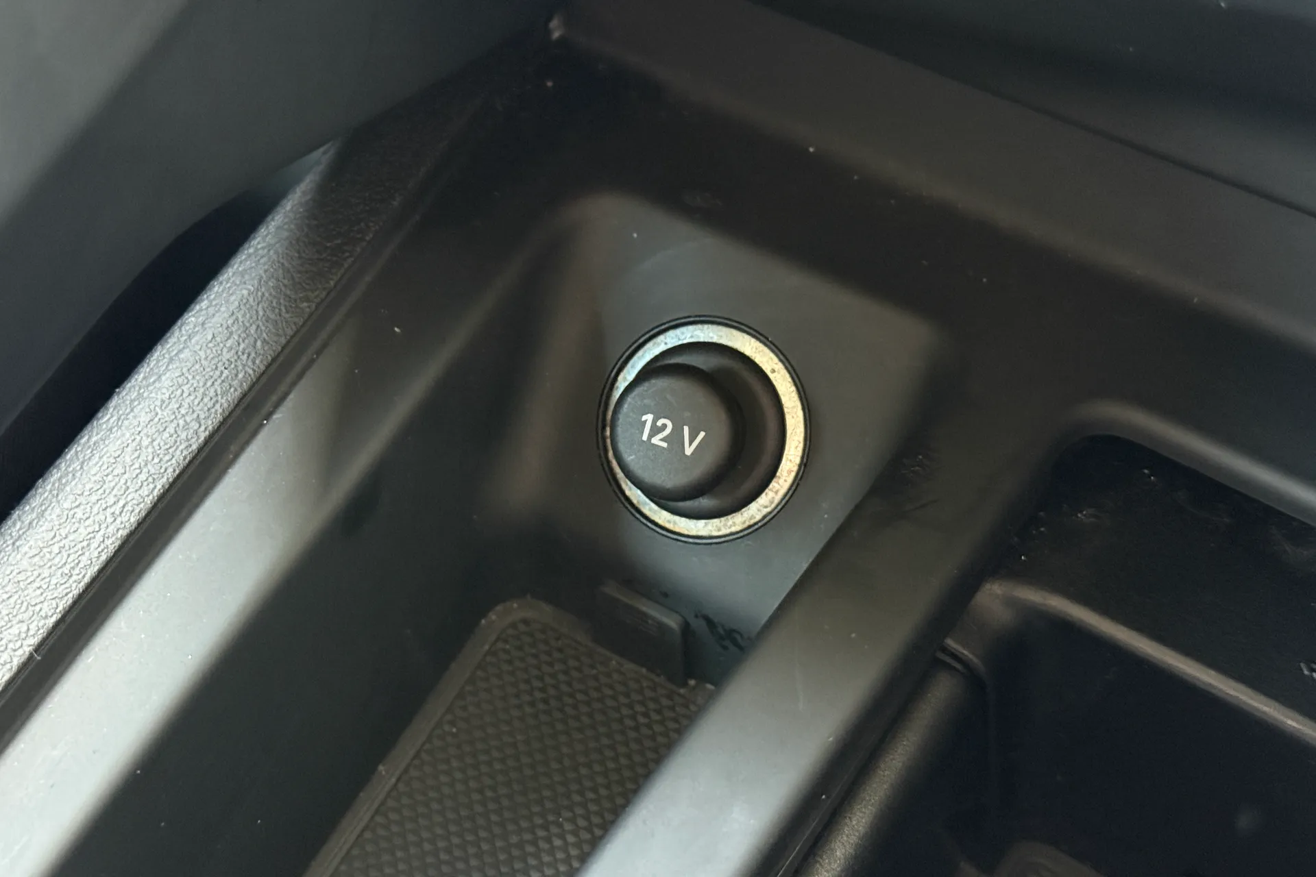 Audi e-tron thumbnail image number 21