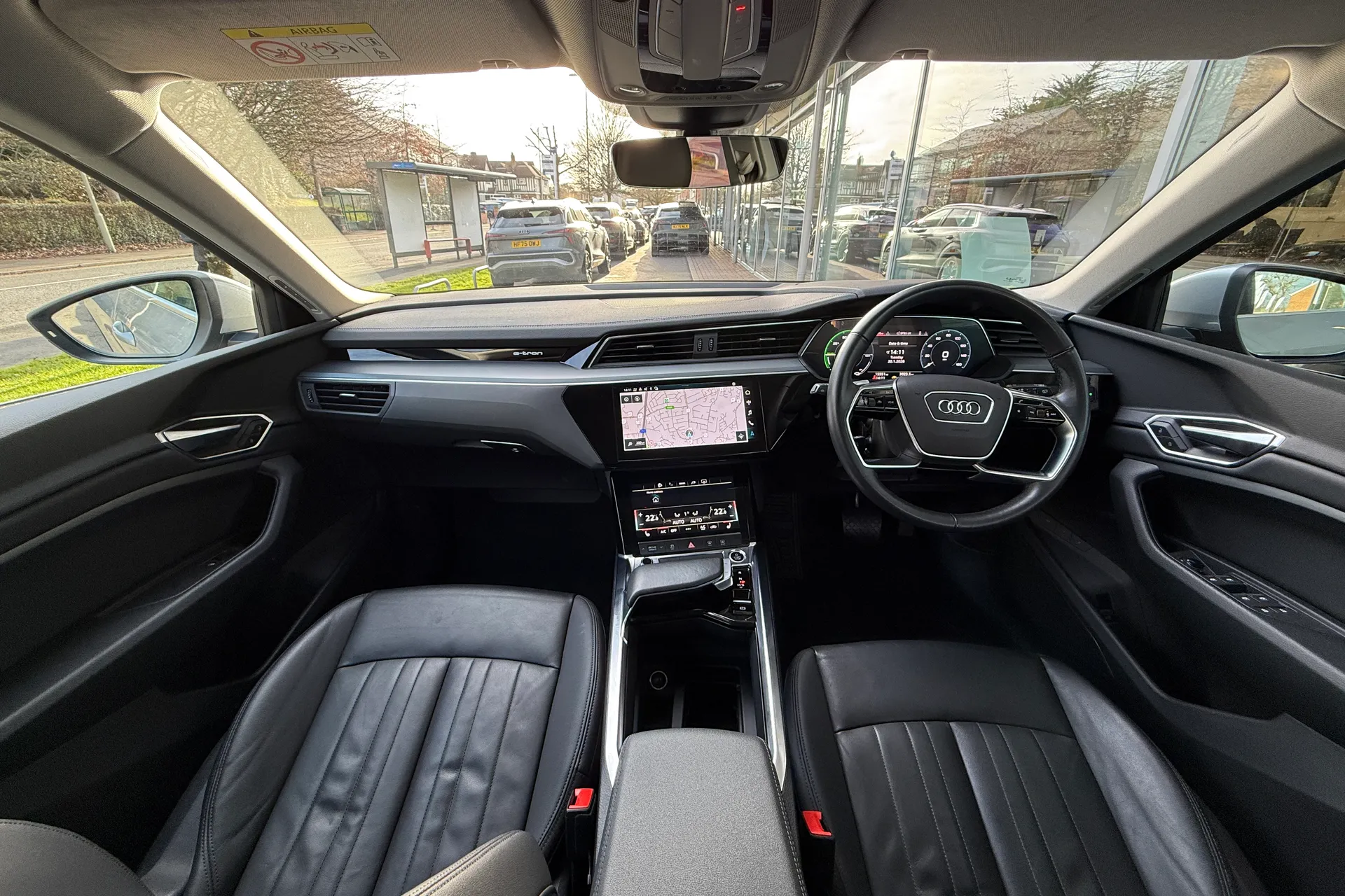 Audi e-tron thumbnail image number 3