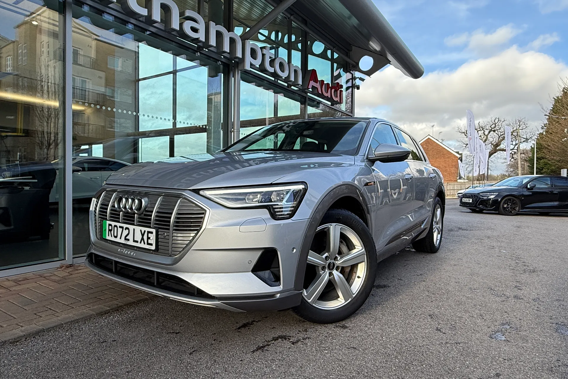 Audi e-tron thumbnail image number 61