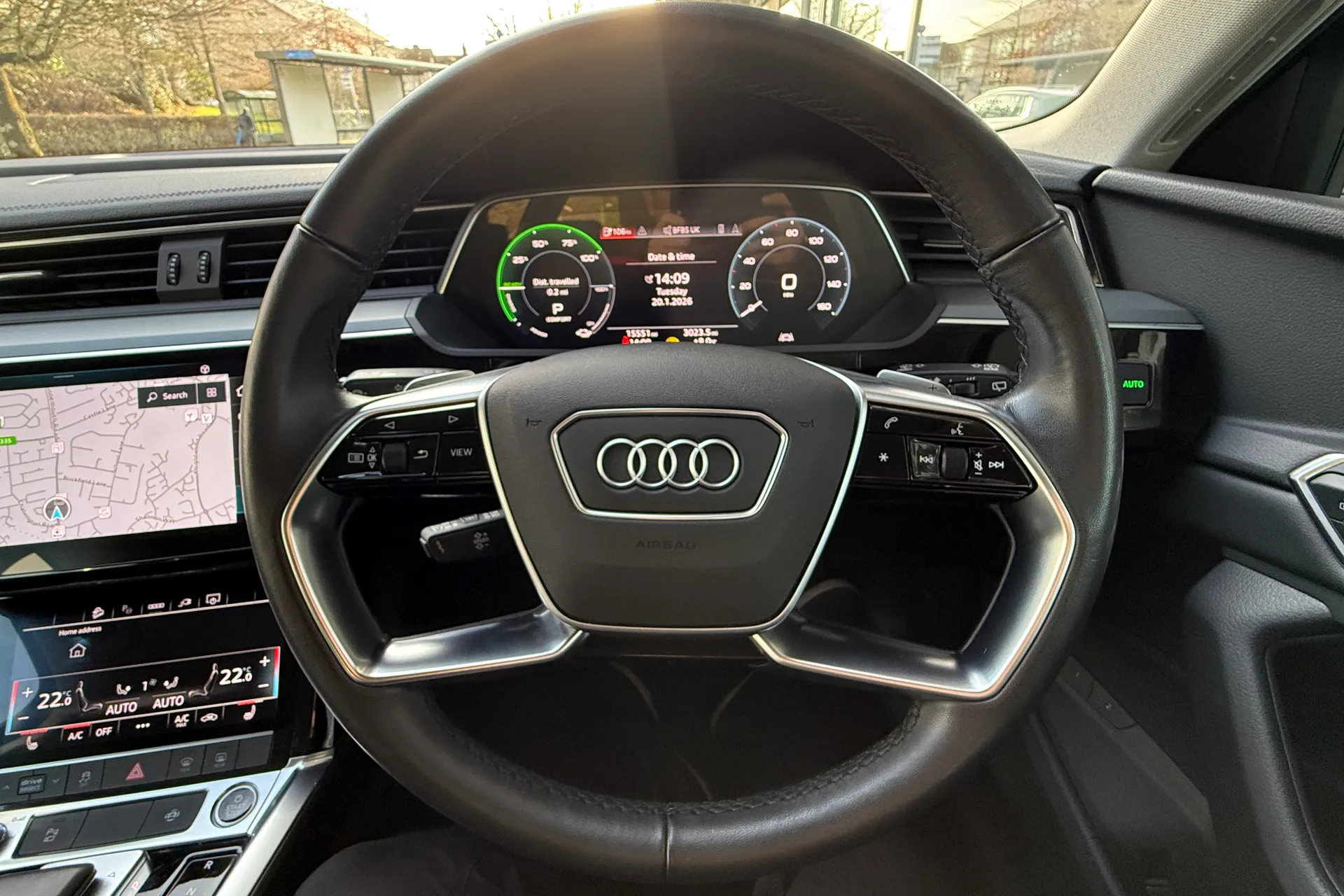 Audi e-tron thumbnail image number 25