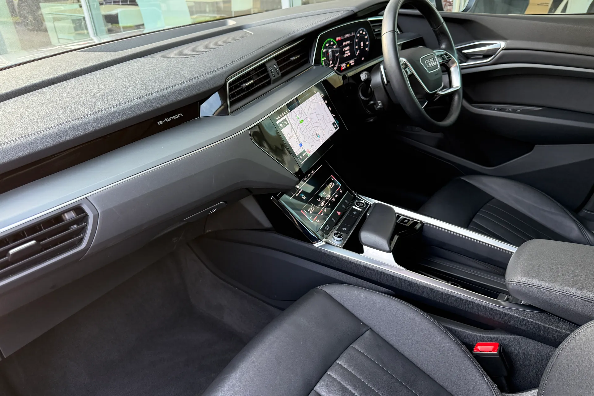 Audi e-tron thumbnail image number 56