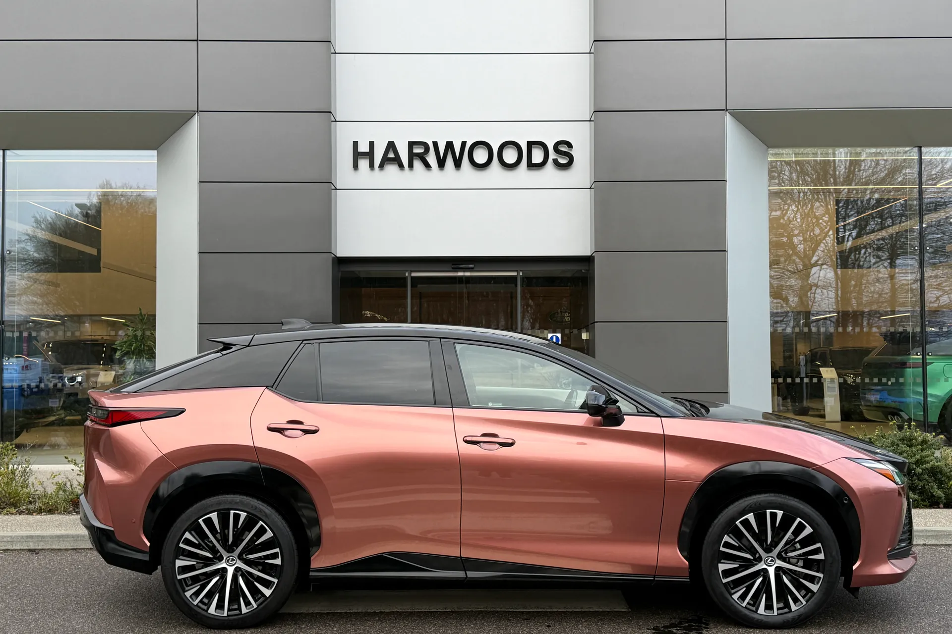 LEXUS RZ thumbnail image number 2