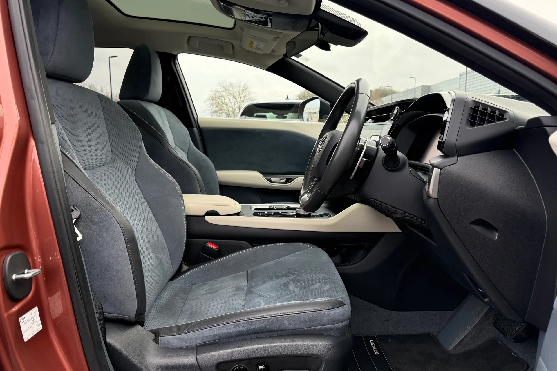 LEXUS RZ thumbnail image number 41