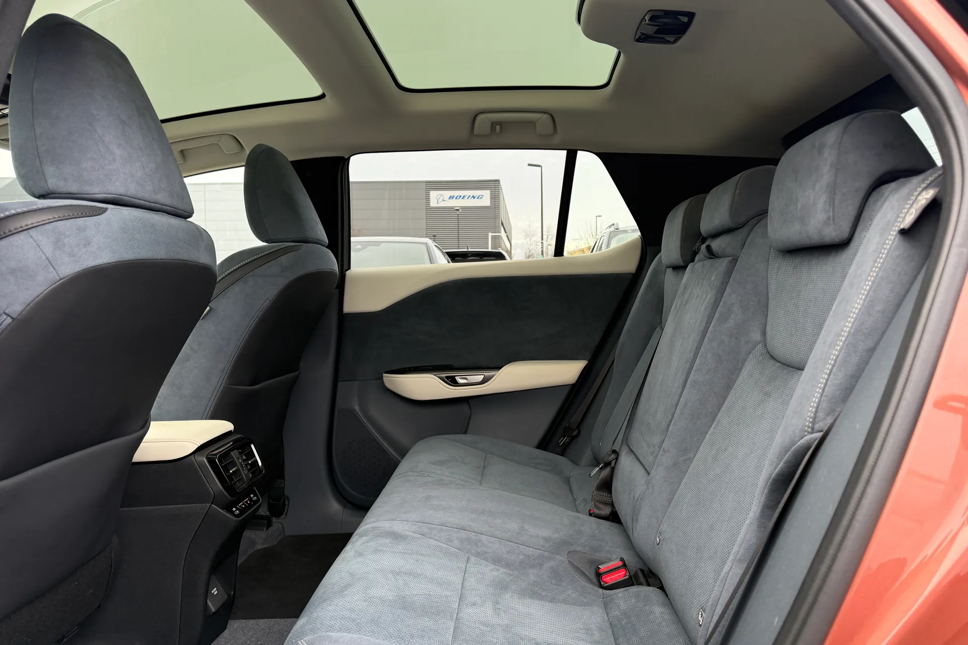 LEXUS RZ thumbnail image number 40